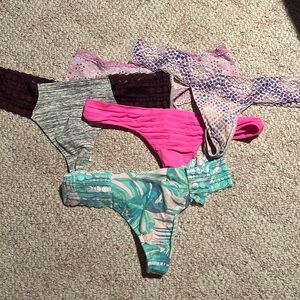 Vs pink thongs
